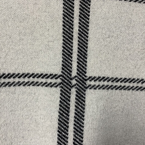 Market & Spruce Windowpane Graphic Scalloped Sweater, S - Picture 7 of 8